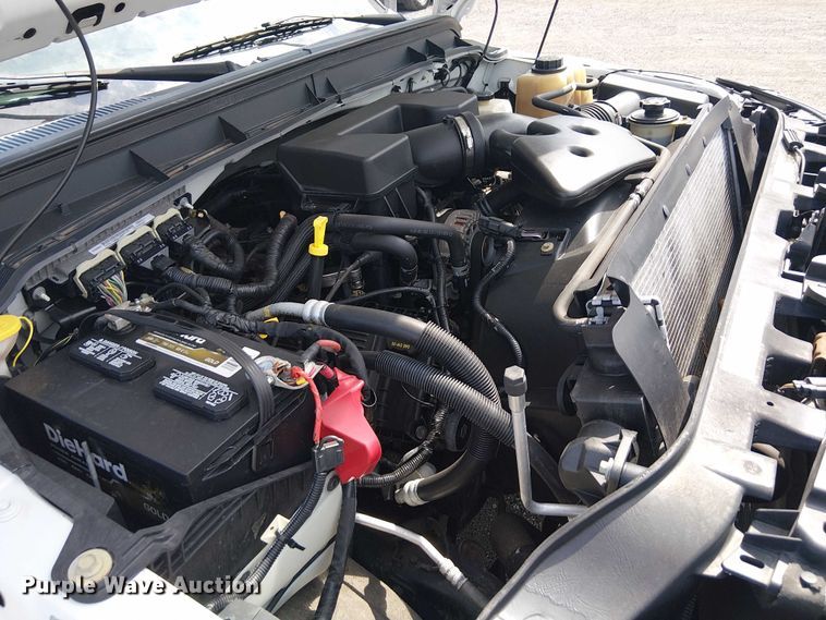 image for item NU9716 2012 Ford F250 Super Duty flatbed pickup truck