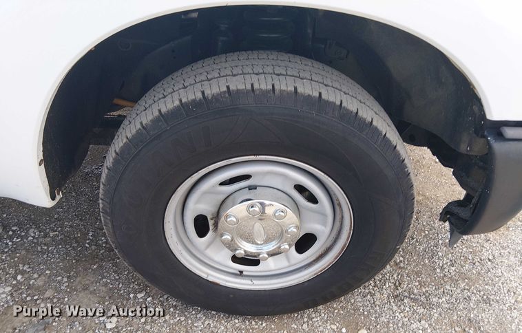 image for item NU9716 2012 Ford F250 Super Duty flatbed pickup truck