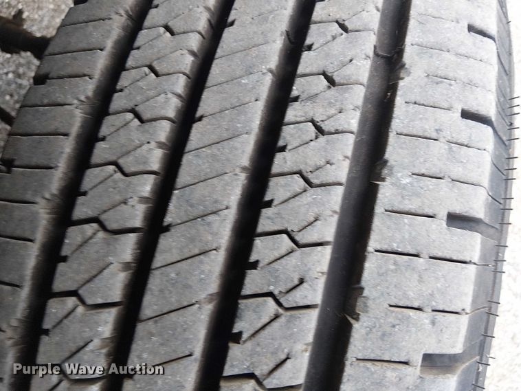 image for item NU9716 2012 Ford F250 Super Duty flatbed pickup truck