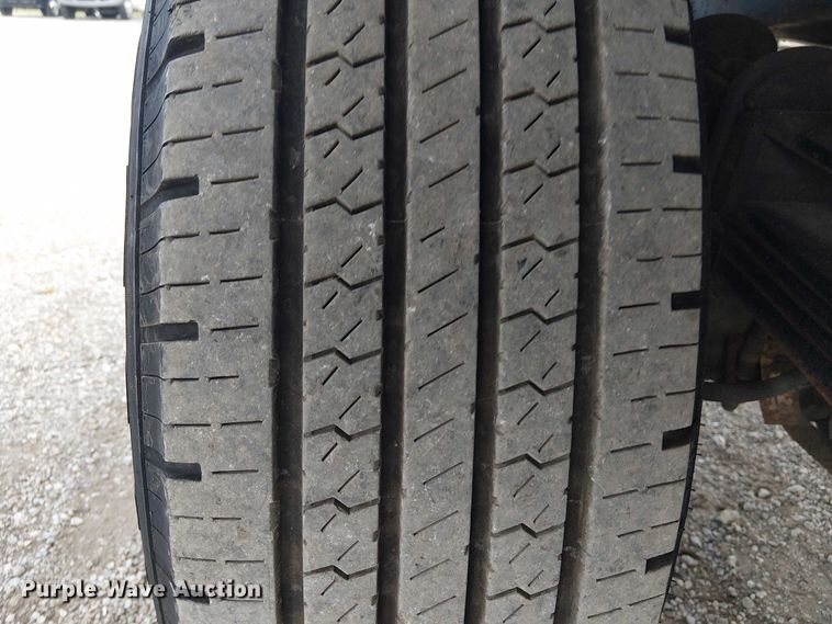 image for item NU9716 2012 Ford F250 Super Duty flatbed pickup truck