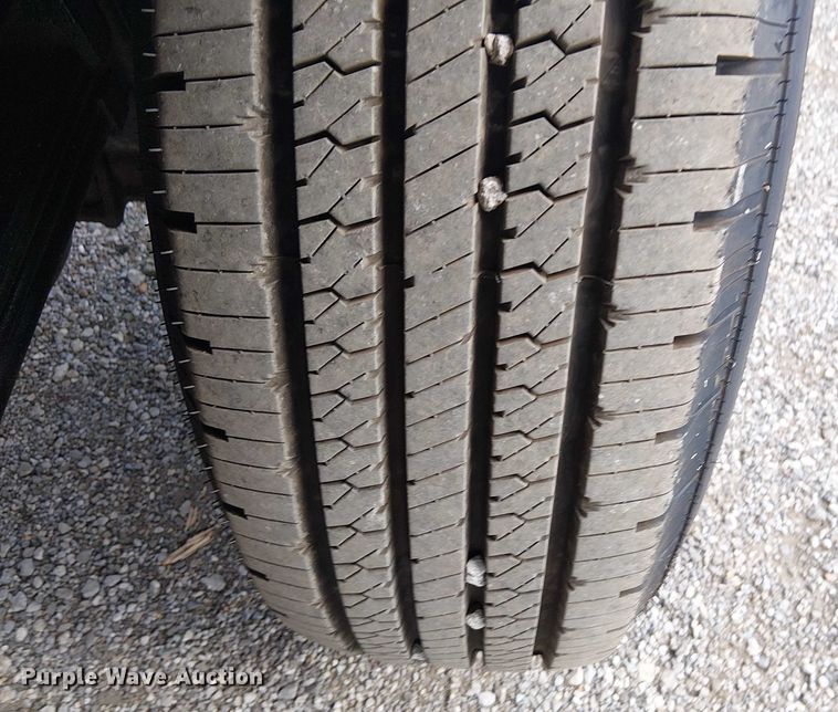 image for item NU9716 2012 Ford F250 Super Duty flatbed pickup truck