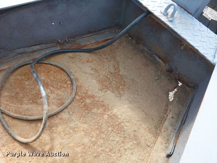 image for item NU9719 1998 Interstate equipment trailer