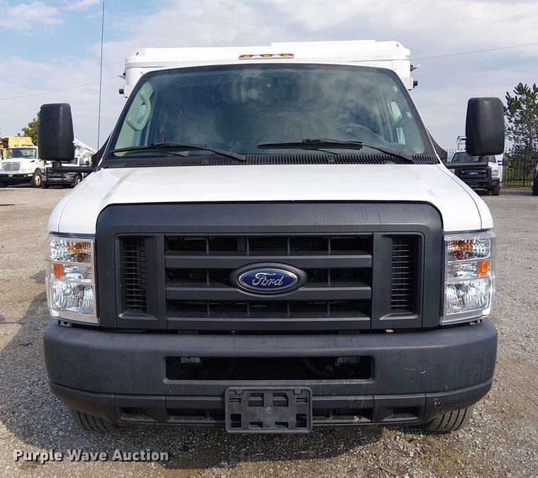 image for item NU9721 2018 Ford E450 Super Duty delivery truck