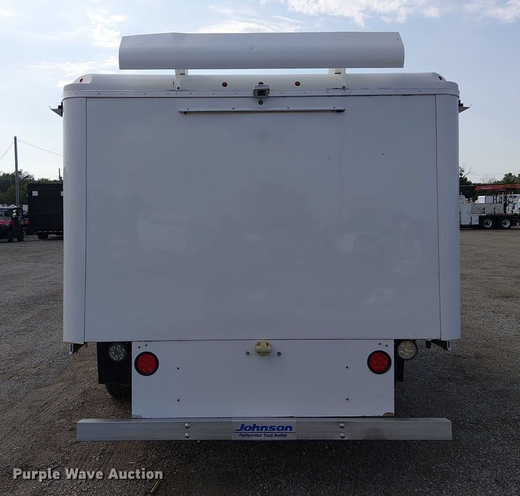 image for item NU9721 2018 Ford E450 Super Duty delivery truck