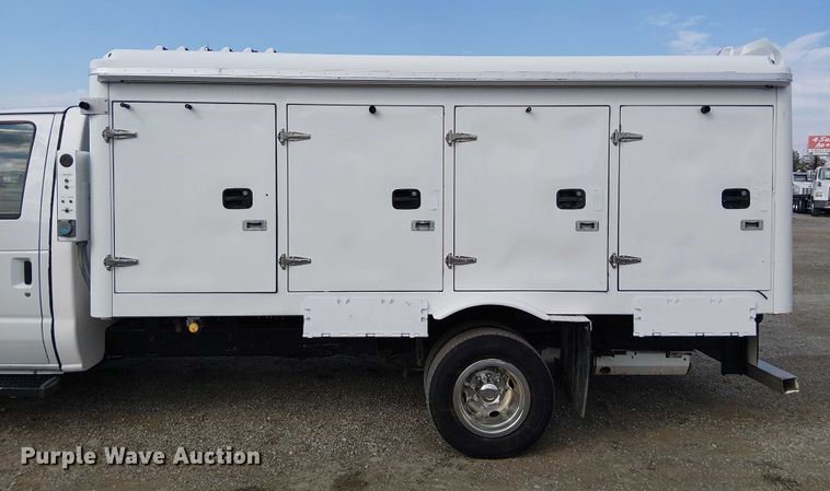 image for item NU9721 2018 Ford E450 Super Duty delivery truck