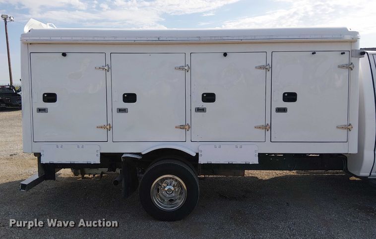 image for item NU9721 2018 Ford E450 Super Duty delivery truck