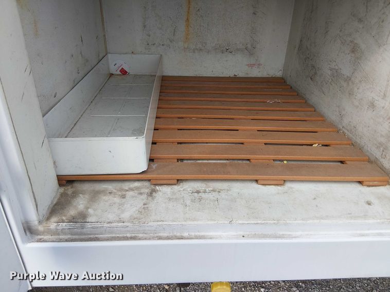 image for item NU9721 2018 Ford E450 Super Duty delivery truck