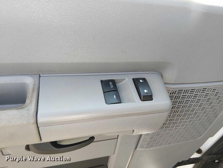 image for item NU9721 2018 Ford E450 Super Duty delivery truck