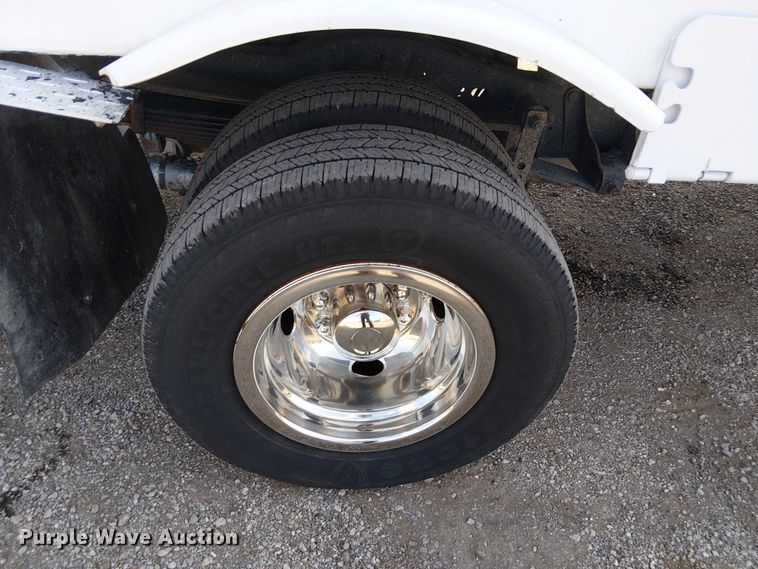 image for item NU9721 2018 Ford E450 Super Duty delivery truck