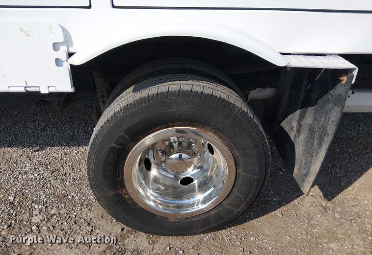 image for item NU9721 2018 Ford E450 Super Duty delivery truck