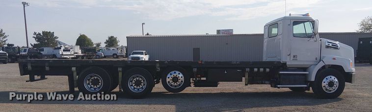 image for item NU9722 2019 Western Star 4700 flatbed truck