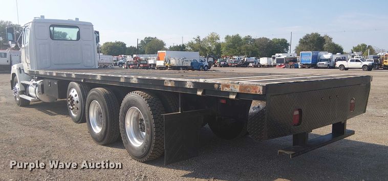 image for item NU9722 2019 Western Star 4700 flatbed truck