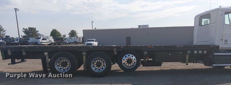 image for item NU9722 2019 Western Star 4700 flatbed truck