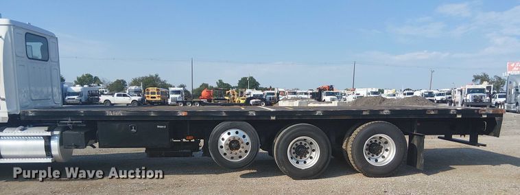 image for item NU9722 2019 Western Star 4700 flatbed truck