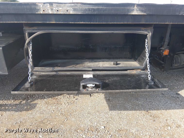 image for item NU9722 2019 Western Star 4700 flatbed truck