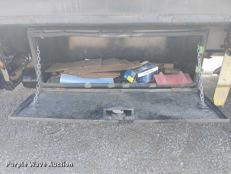 image for item NU9722 2019 Western Star 4700 flatbed truck