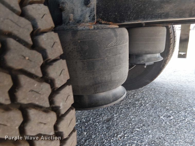 image for item NU9722 2019 Western Star 4700 flatbed truck