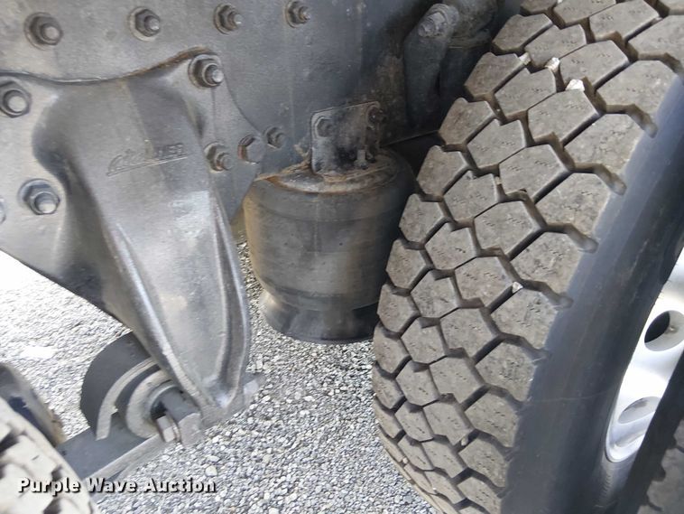 image for item NU9722 2019 Western Star 4700 flatbed truck