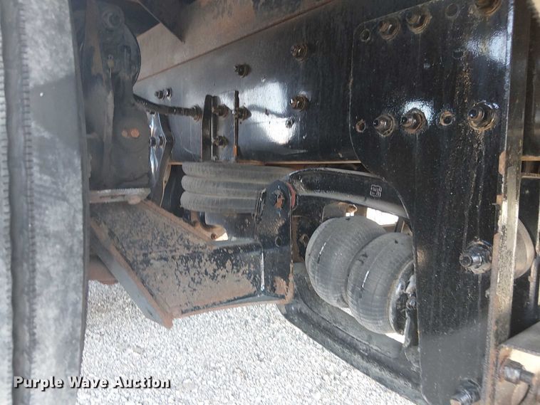 image for item NU9722 2019 Western Star 4700 flatbed truck