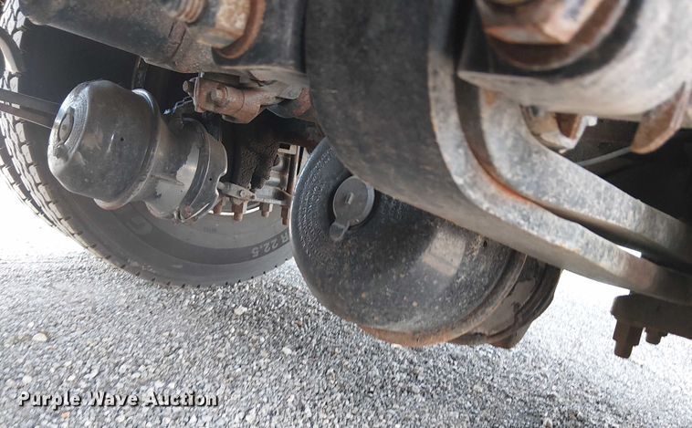 image for item NU9722 2019 Western Star 4700 flatbed truck