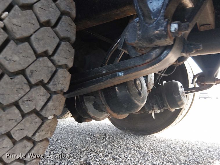 image for item NU9722 2019 Western Star 4700 flatbed truck