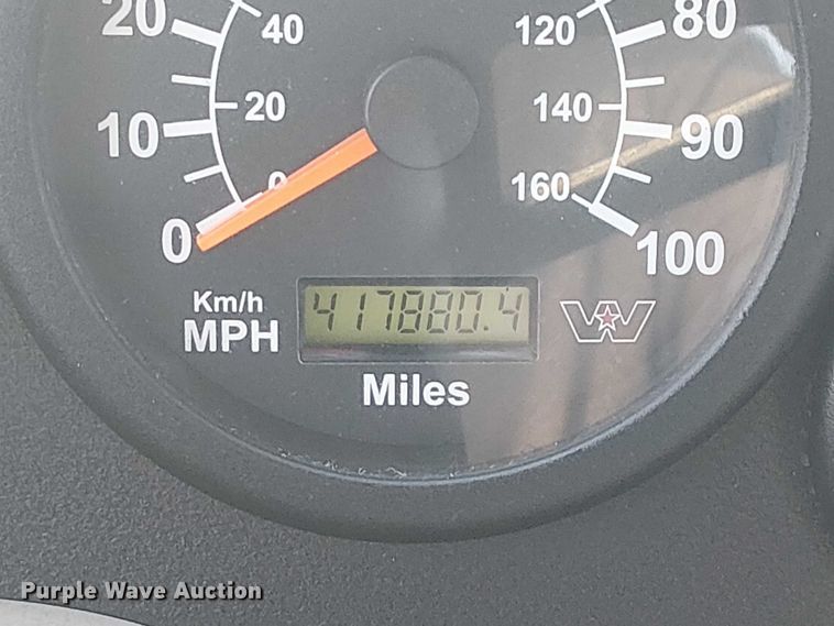 image for item NU9722 2019 Western Star 4700 flatbed truck