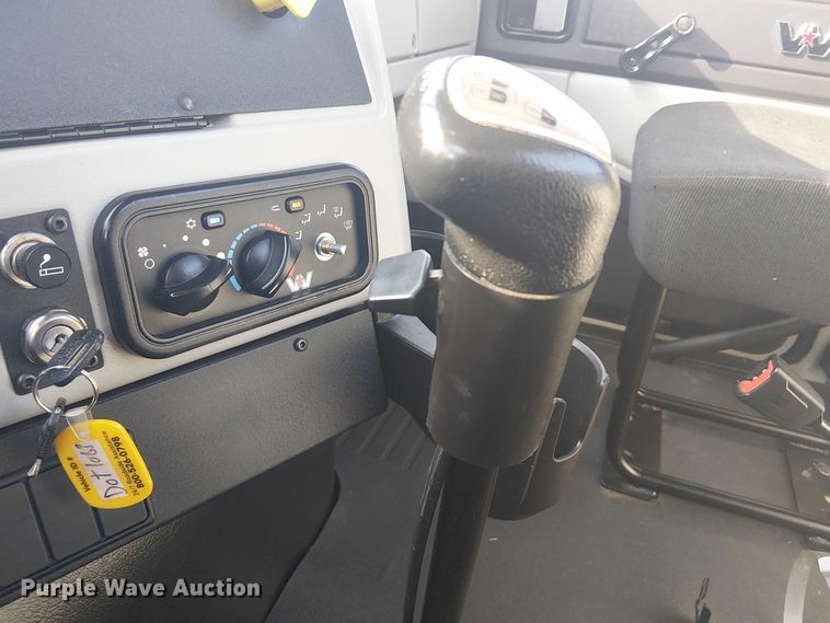 image for item NU9722 2019 Western Star 4700 flatbed truck