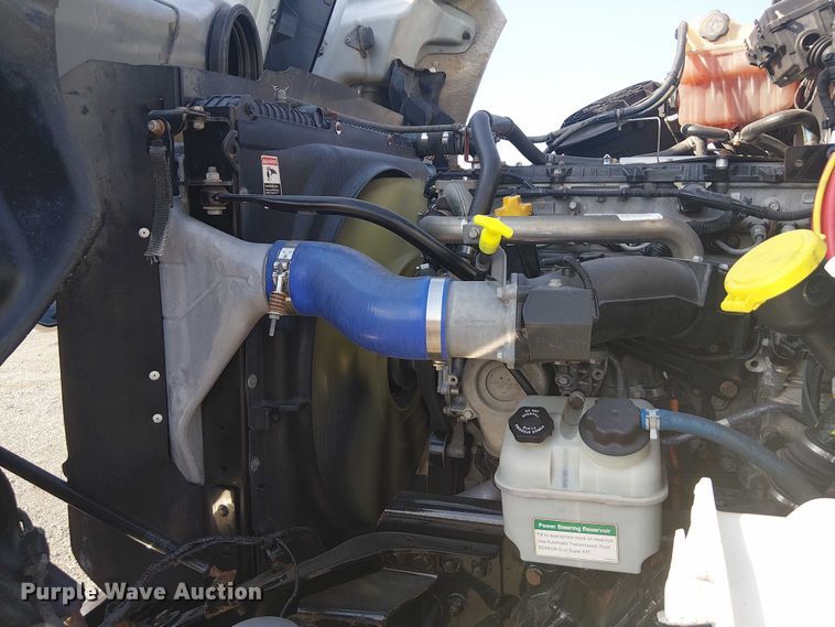 image for item NU9722 2019 Western Star 4700 flatbed truck