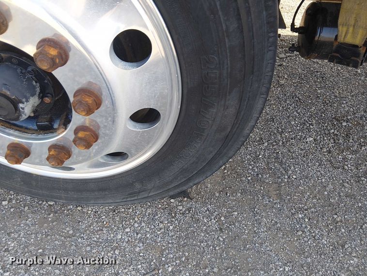 image for item NU9722 2019 Western Star 4700 flatbed truck