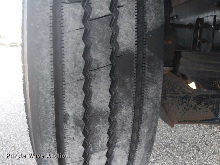 image for item NU9722 2019 Western Star 4700 flatbed truck