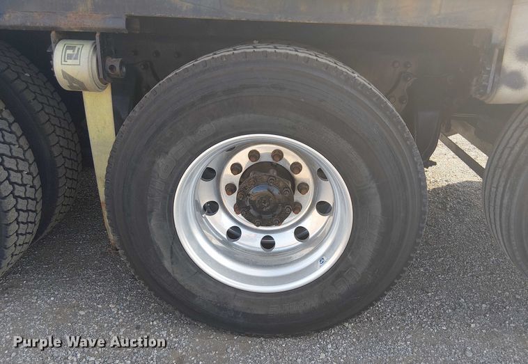 image for item NU9722 2019 Western Star 4700 flatbed truck