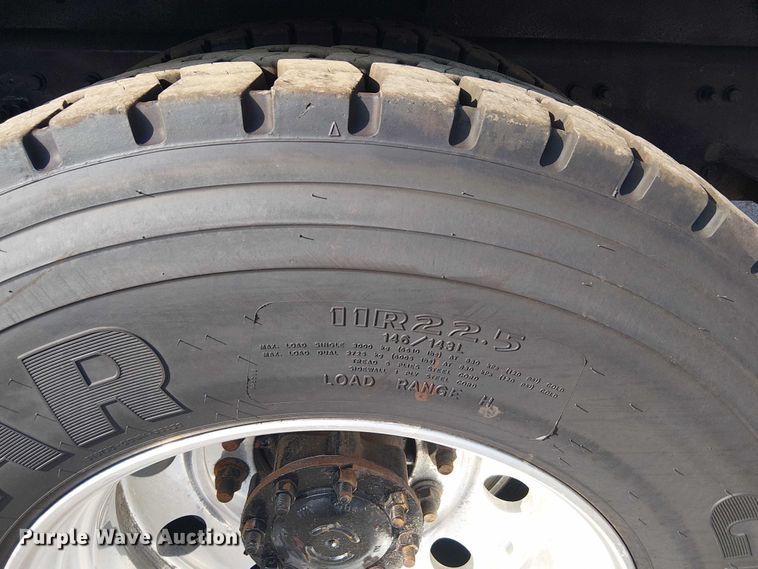 image for item NU9722 2019 Western Star 4700 flatbed truck