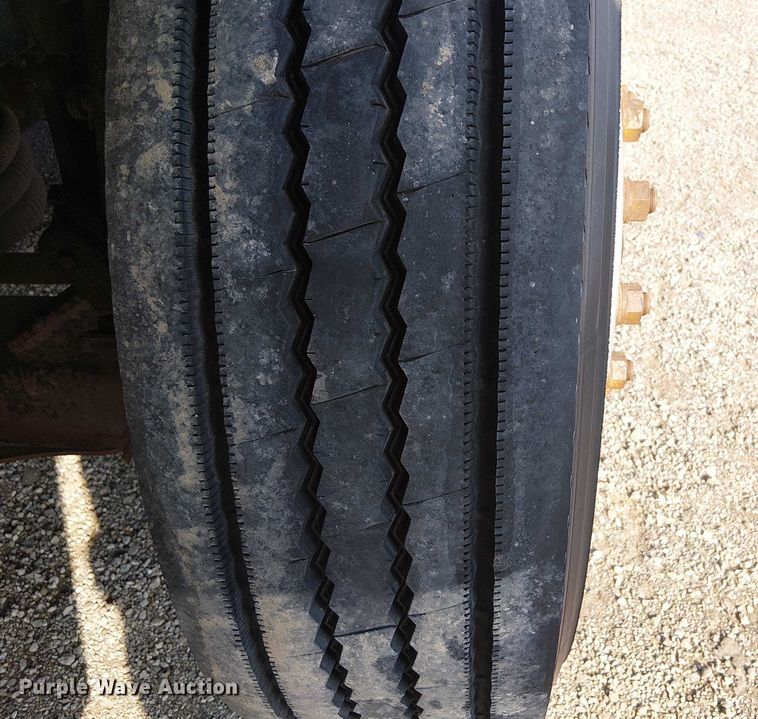 image for item NU9722 2019 Western Star 4700 flatbed truck