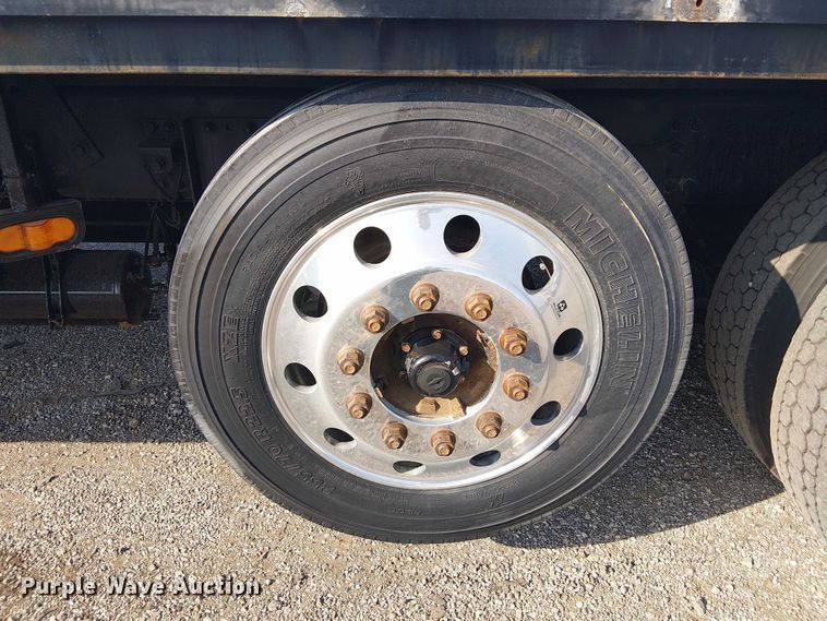 image for item NU9722 2019 Western Star 4700 flatbed truck