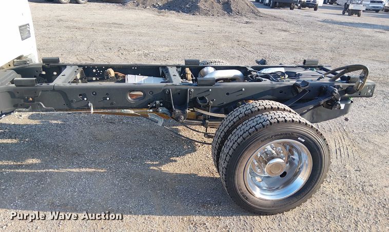 image for item NU9725 2022 Ford F550 Super Duty truck cab and chassis