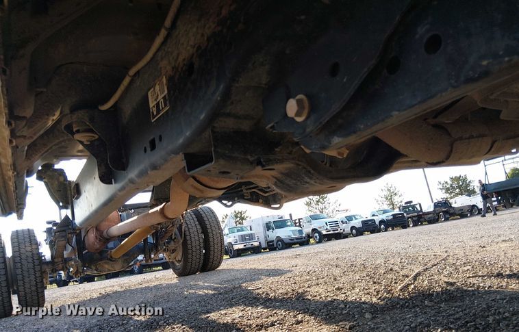 image for item NU9725 2022 Ford F550 Super Duty truck cab and chassis