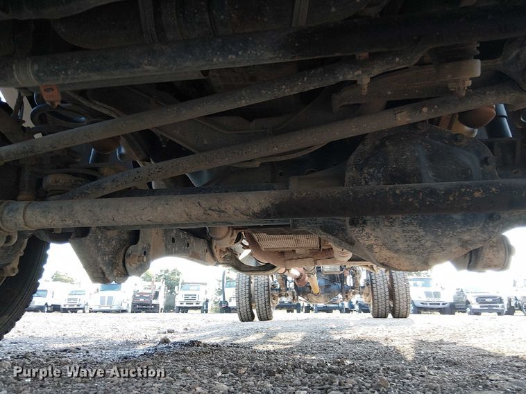 image for item NU9725 2022 Ford F550 Super Duty truck cab and chassis