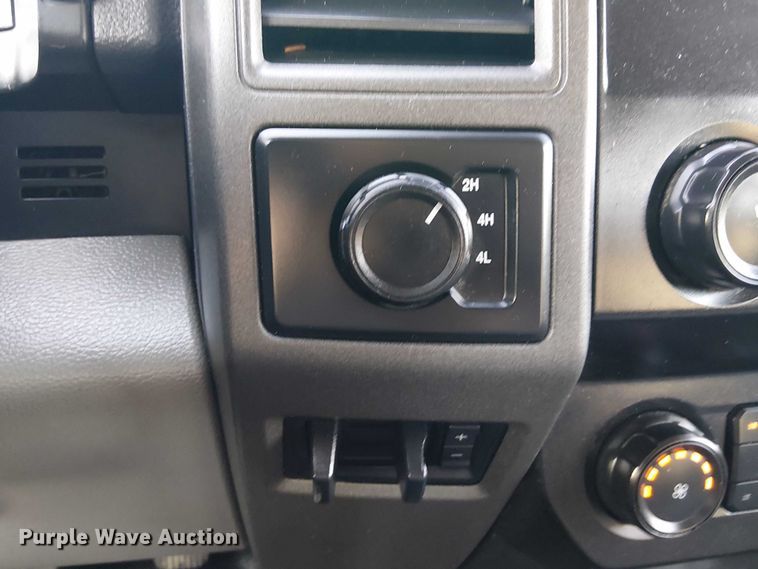 image for item NU9725 2022 Ford F550 Super Duty truck cab and chassis