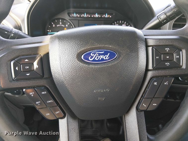 image for item NU9725 2022 Ford F550 Super Duty truck cab and chassis