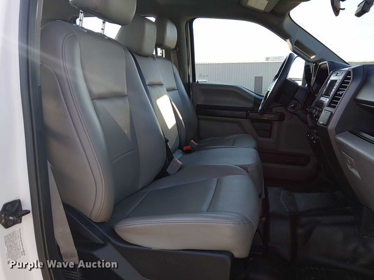 image for item NU9725 2022 Ford F550 Super Duty truck cab and chassis