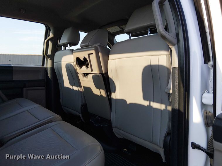 image for item NU9725 2022 Ford F550 Super Duty truck cab and chassis