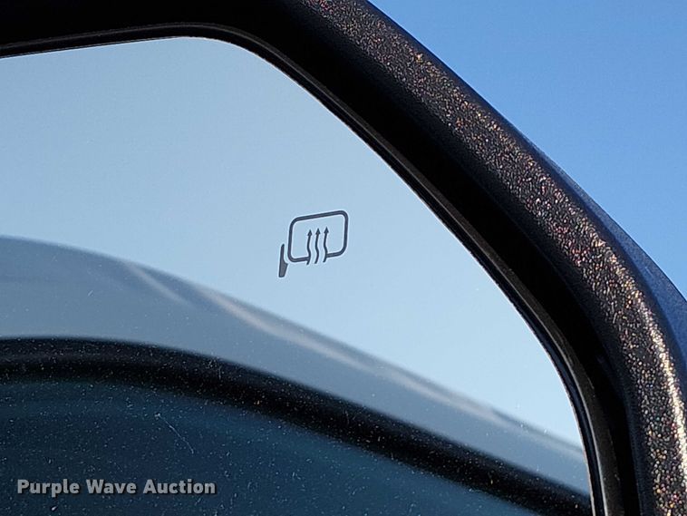 image for item NU9725 2022 Ford F550 Super Duty truck cab and chassis