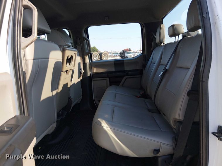 image for item NU9725 2022 Ford F550 Super Duty truck cab and chassis