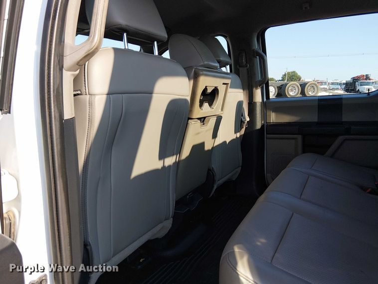 image for item NU9725 2022 Ford F550 Super Duty truck cab and chassis