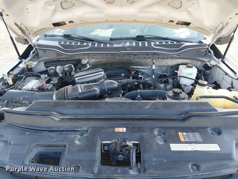 image for item NU9725 2022 Ford F550 Super Duty truck cab and chassis