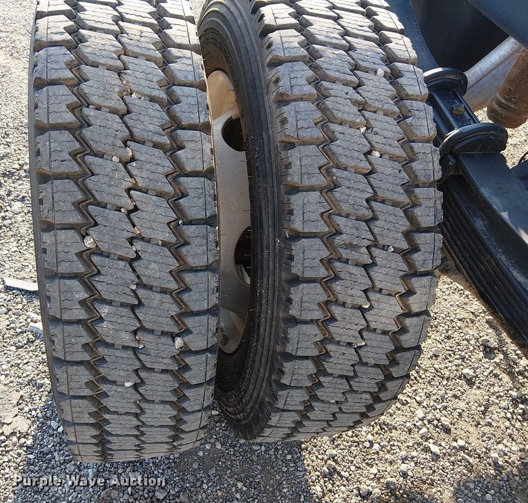 image for item NU9725 2022 Ford F550 Super Duty truck cab and chassis