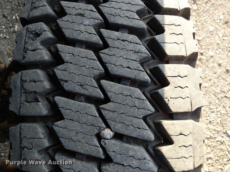 image for item NU9725 2022 Ford F550 Super Duty truck cab and chassis