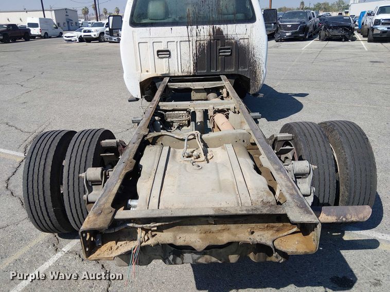 image for item YA0985 2013 Ford F450 Super Duty truck cab and chassis