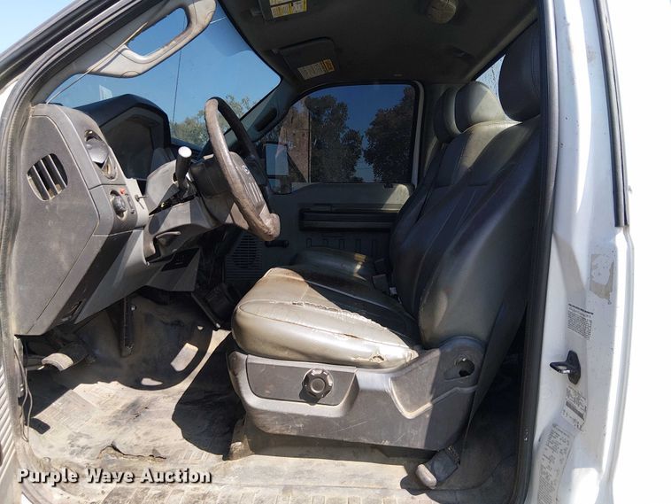 image for item YA0985 2013 Ford F450 Super Duty truck cab and chassis