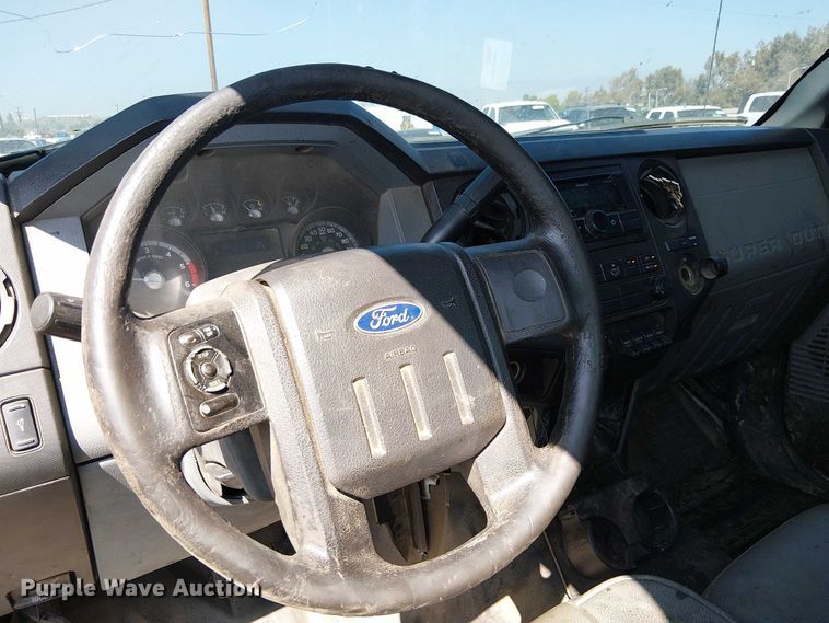 image for item YA0985 2013 Ford F450 Super Duty truck cab and chassis